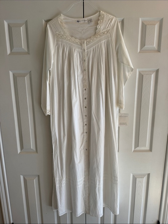 Eileen West Other - Vintage 90s, Eileen West White Button-Front Long Nightgown with Lace Yoke, Sz S